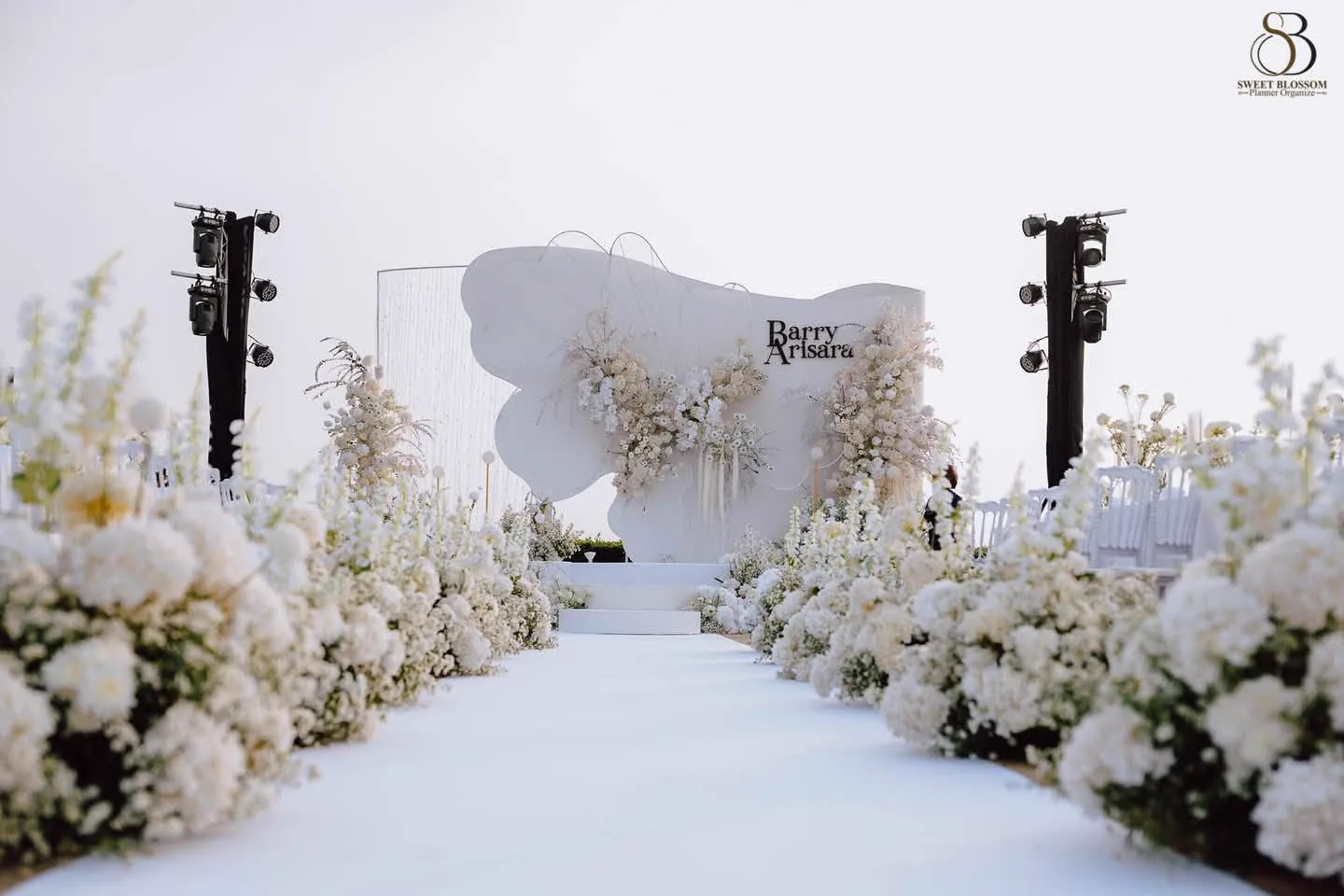Real wedding planning and decoration by Sweet Blossom in Pattaya