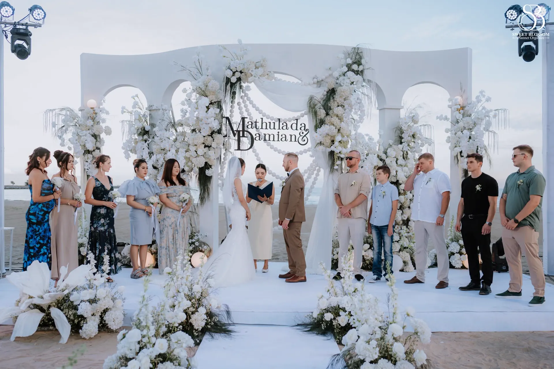 Tip and Daniel's International Seaside Wedding — real wedding by Sweet Blossom