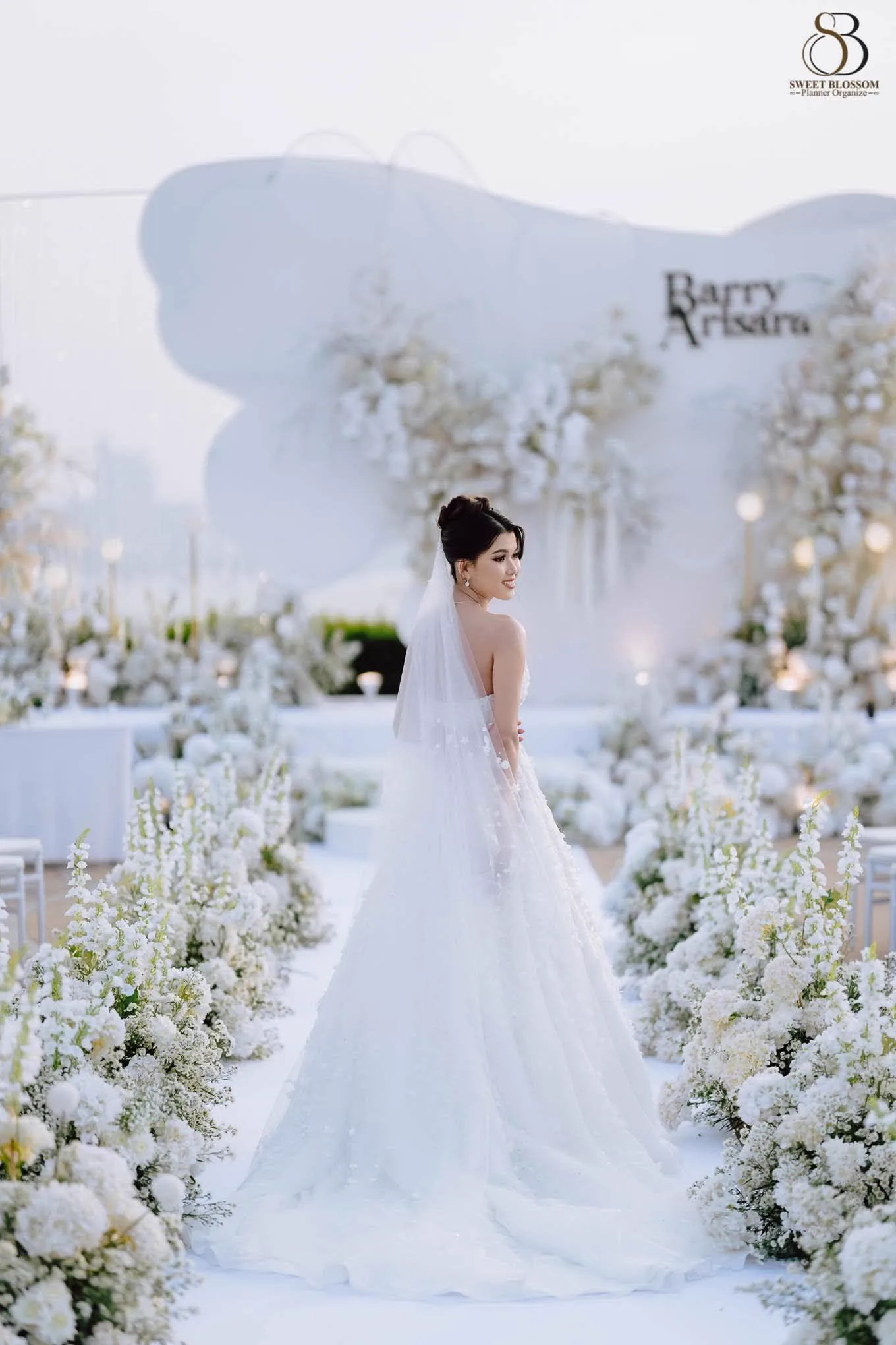 Jaja and Barry's Seaside Wedding at Dusit Thani Pattaya — real wedding moment 5 at Dusit Thani Pattaya