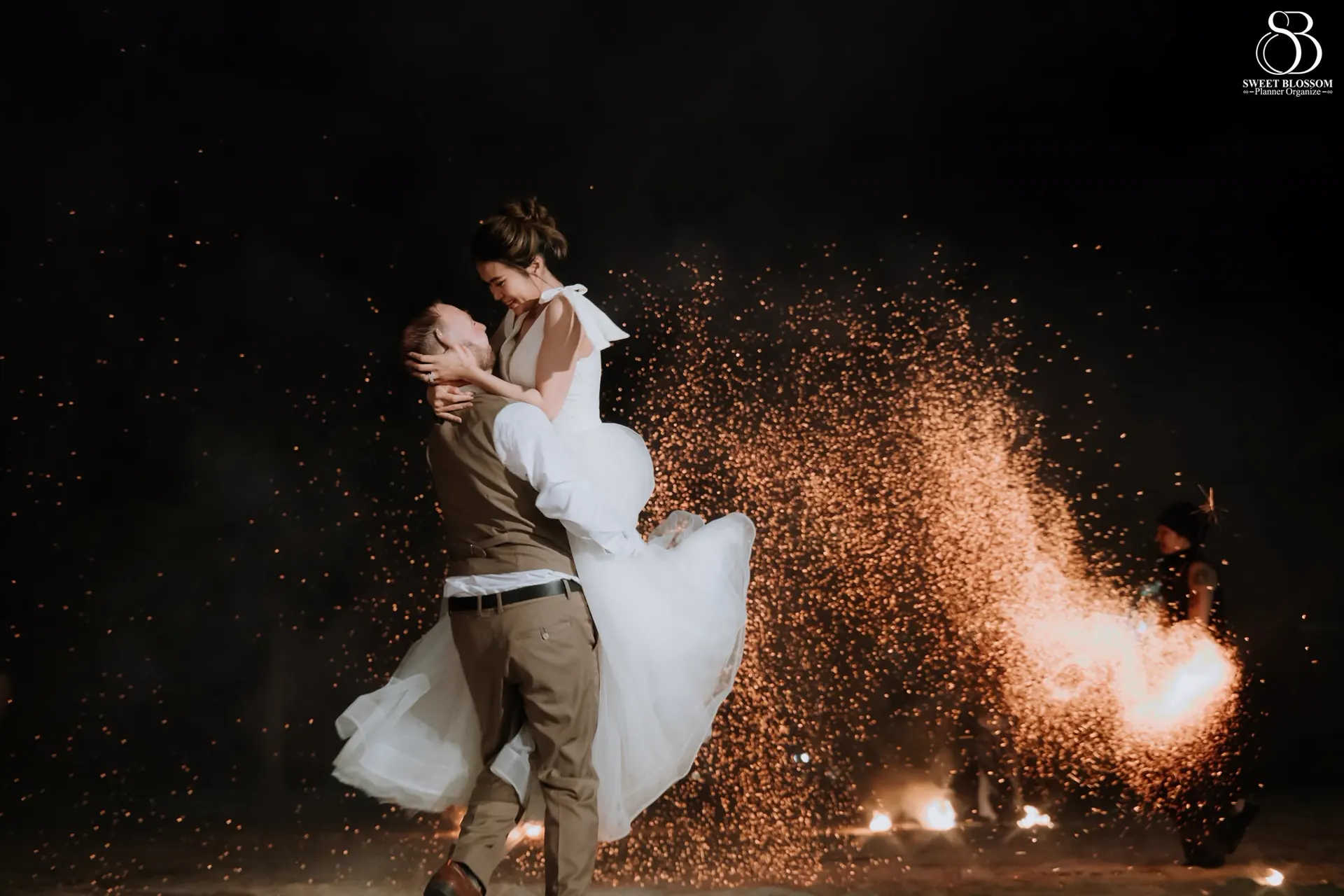 Tip and Daniel's International Seaside Wedding — real wedding moment 12 at Pattaya Seaside