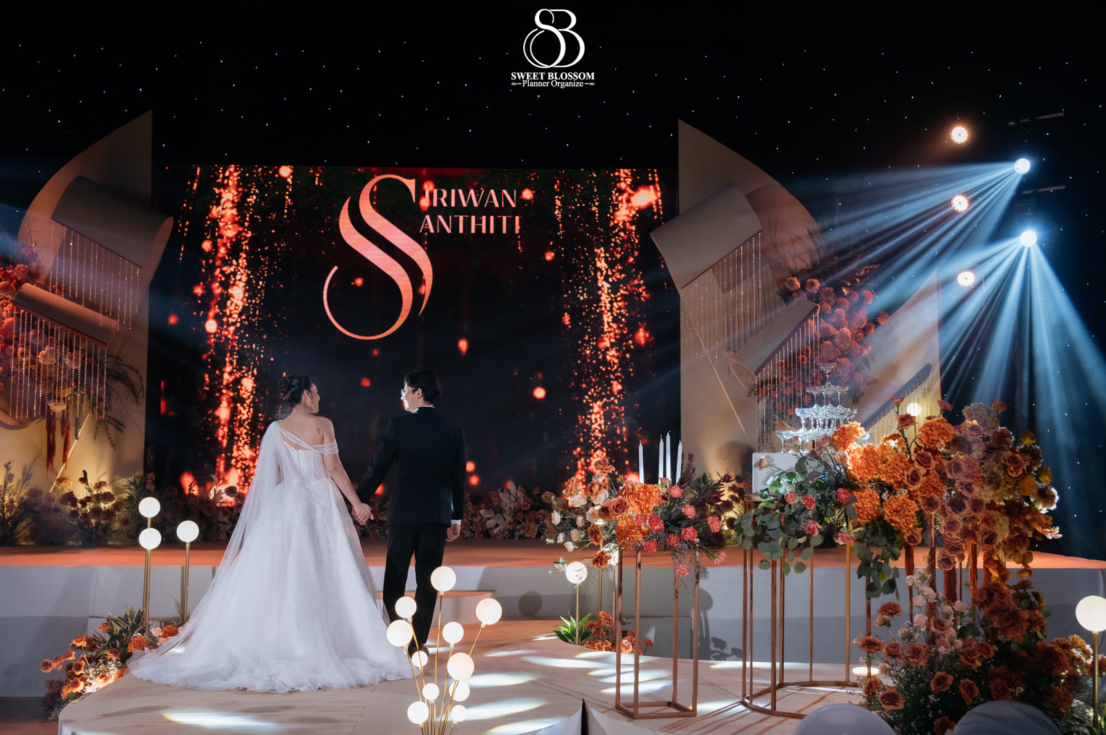 Aom and Night reception decor