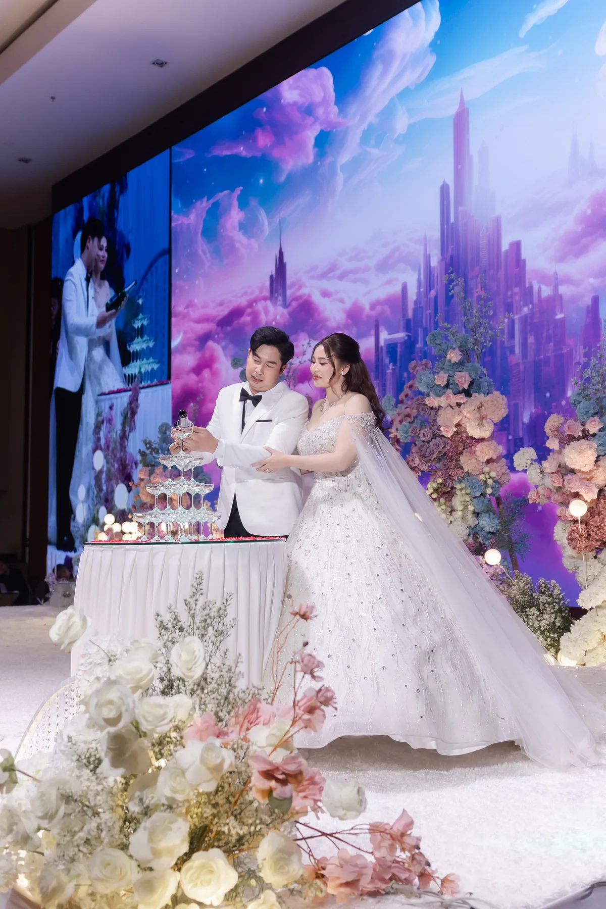 ภาพงานแต่ง ฟ้า & ไทม์ ณ โรงแรมเดอะ แกรนด์ โฟร์วิงส์ คอนเวนชั่น กรุงเทพฯ ในกรุงเทพฯ ภาพที่ 15
