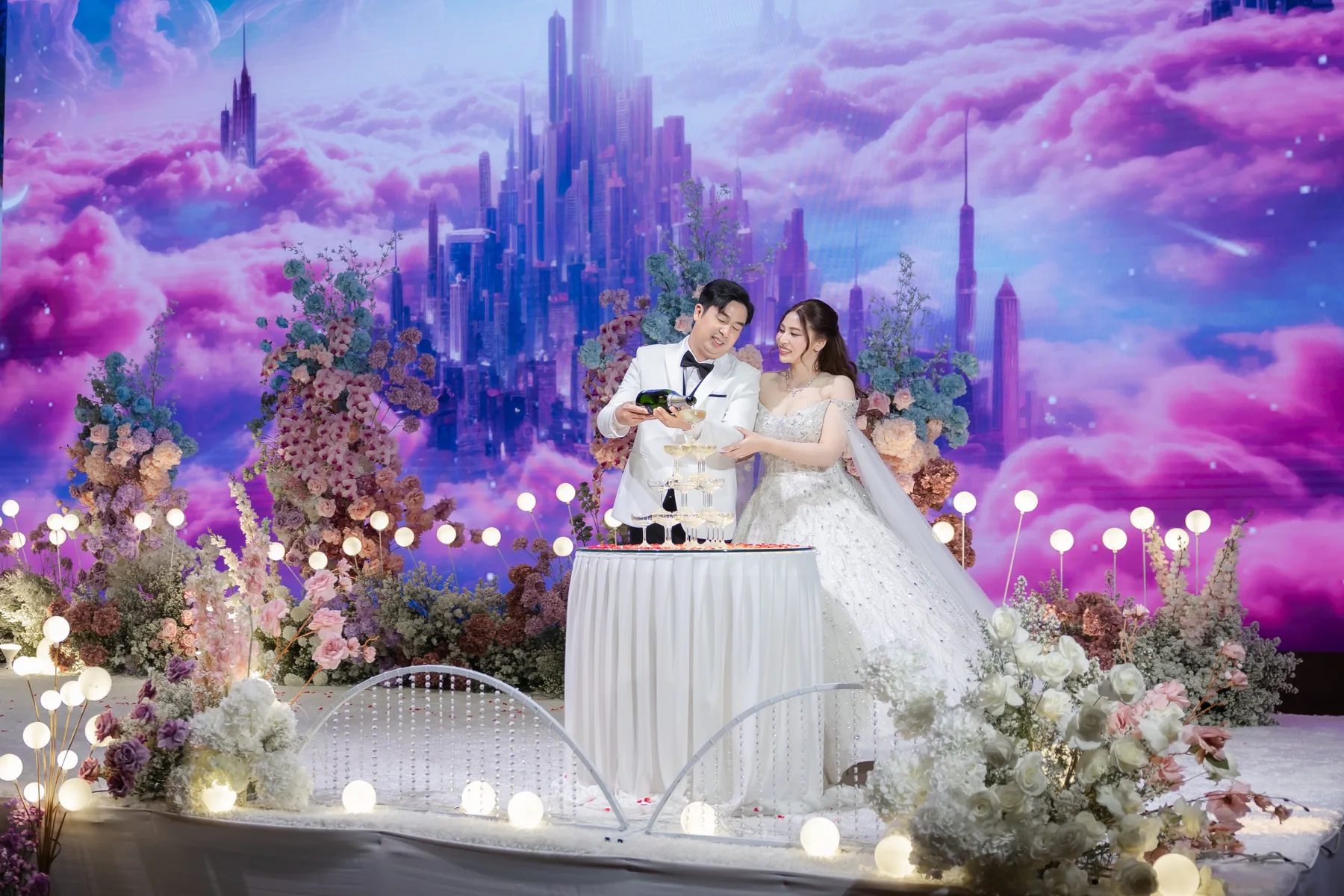 ภาพงานแต่ง ฟ้า & ไทม์ ณ โรงแรมเดอะ แกรนด์ โฟร์วิงส์ คอนเวนชั่น กรุงเทพฯ ในกรุงเทพฯ ภาพที่ 23