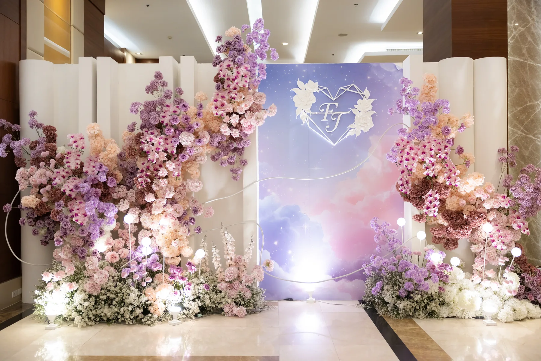 ภาพงานแต่ง ฟ้า & ไทม์ ณ โรงแรมเดอะ แกรนด์ โฟร์วิงส์ คอนเวนชั่น กรุงเทพฯ ในกรุงเทพฯ ภาพที่ 31