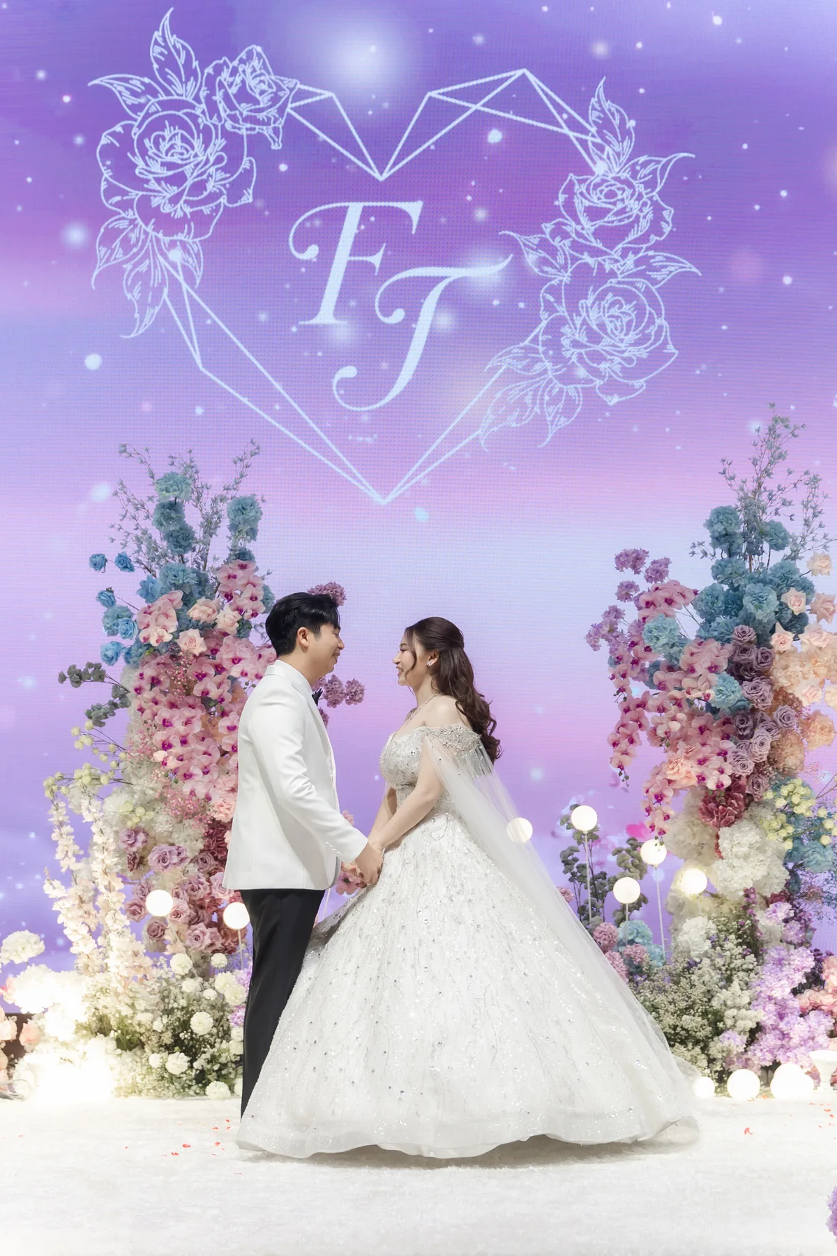 ภาพงานแต่ง ฟ้า & ไทม์ ณ โรงแรมเดอะ แกรนด์ โฟร์วิงส์ คอนเวนชั่น กรุงเทพฯ ในกรุงเทพฯ ภาพที่ 32