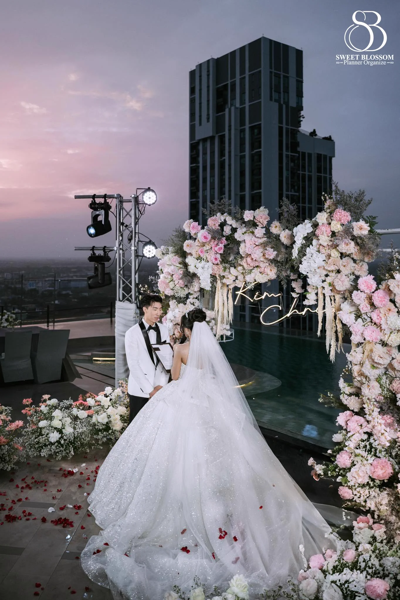 Kim & Chris wedding at Centara Korat in Nakhon Ratchasima — photo 11