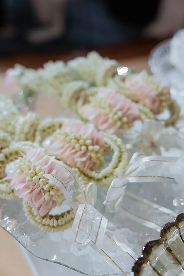 Thai wedding garland detail at the Koko & Raam celebration in Chonburi