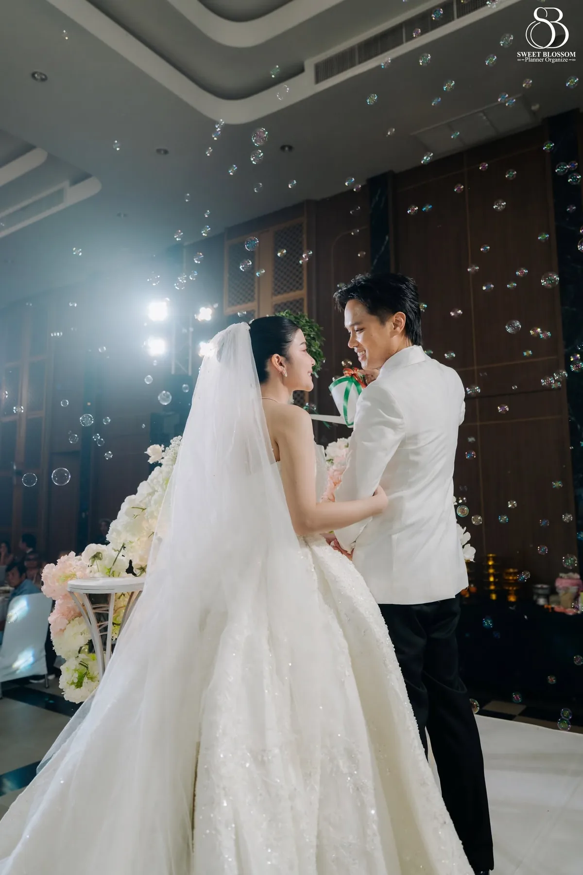 Lukwai & Kan wedding at The Cavalli Casa Resort in Ayutthaya — photo 11