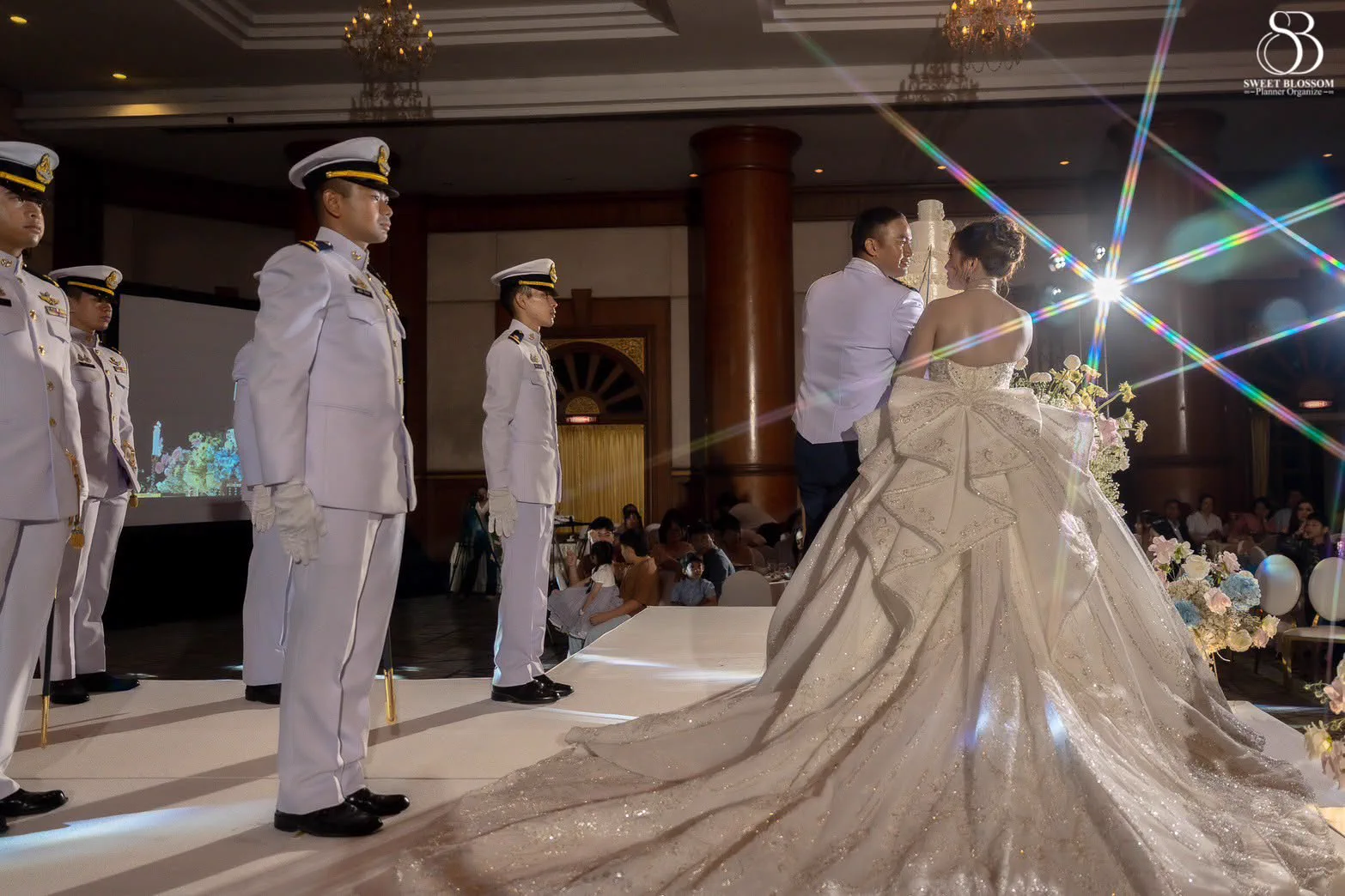 ภาพงานแต่ง คุณน้ำฝน & คุณวิน ณ หอประชุมกองทัพอากาศ ในกรุงเทพฯ ภาพที่ 2