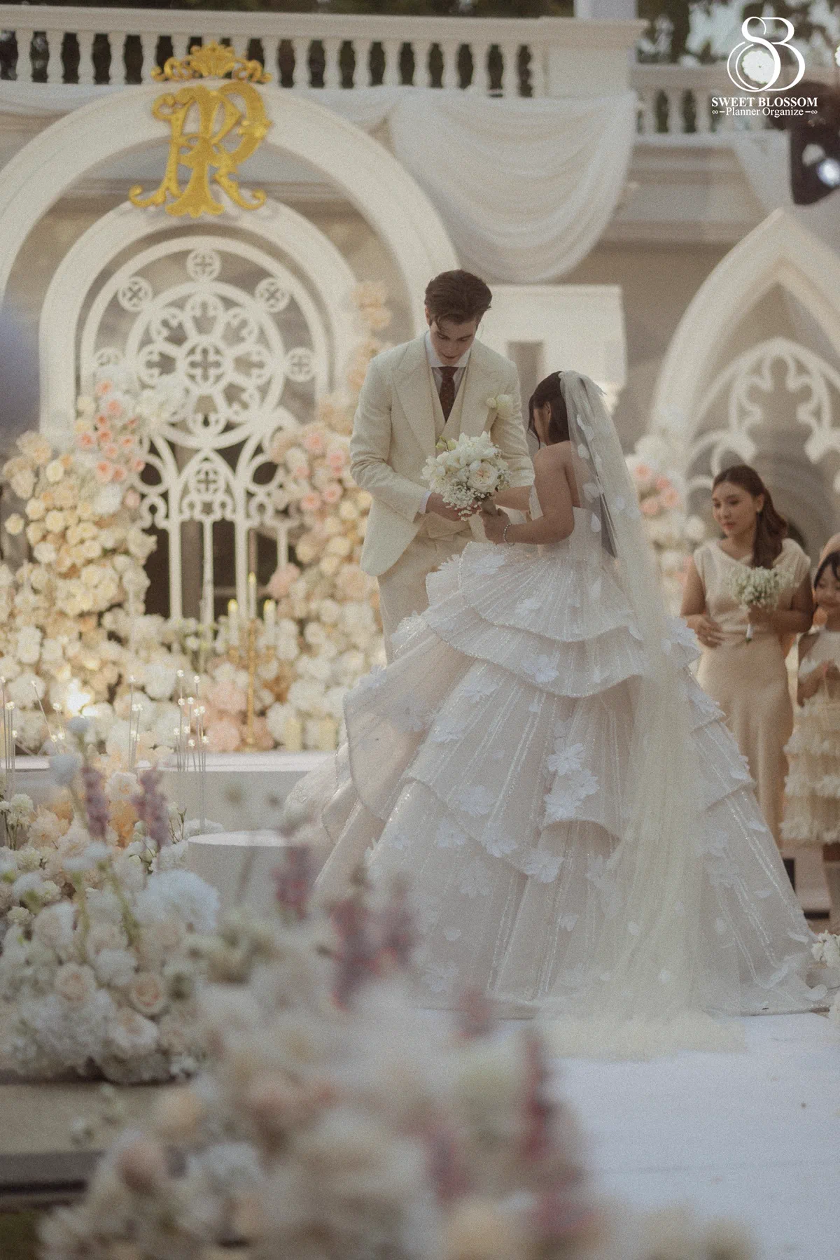 Pugun & Ruslan wedding at Pugun's Family Home in Suphanburi — photo 29