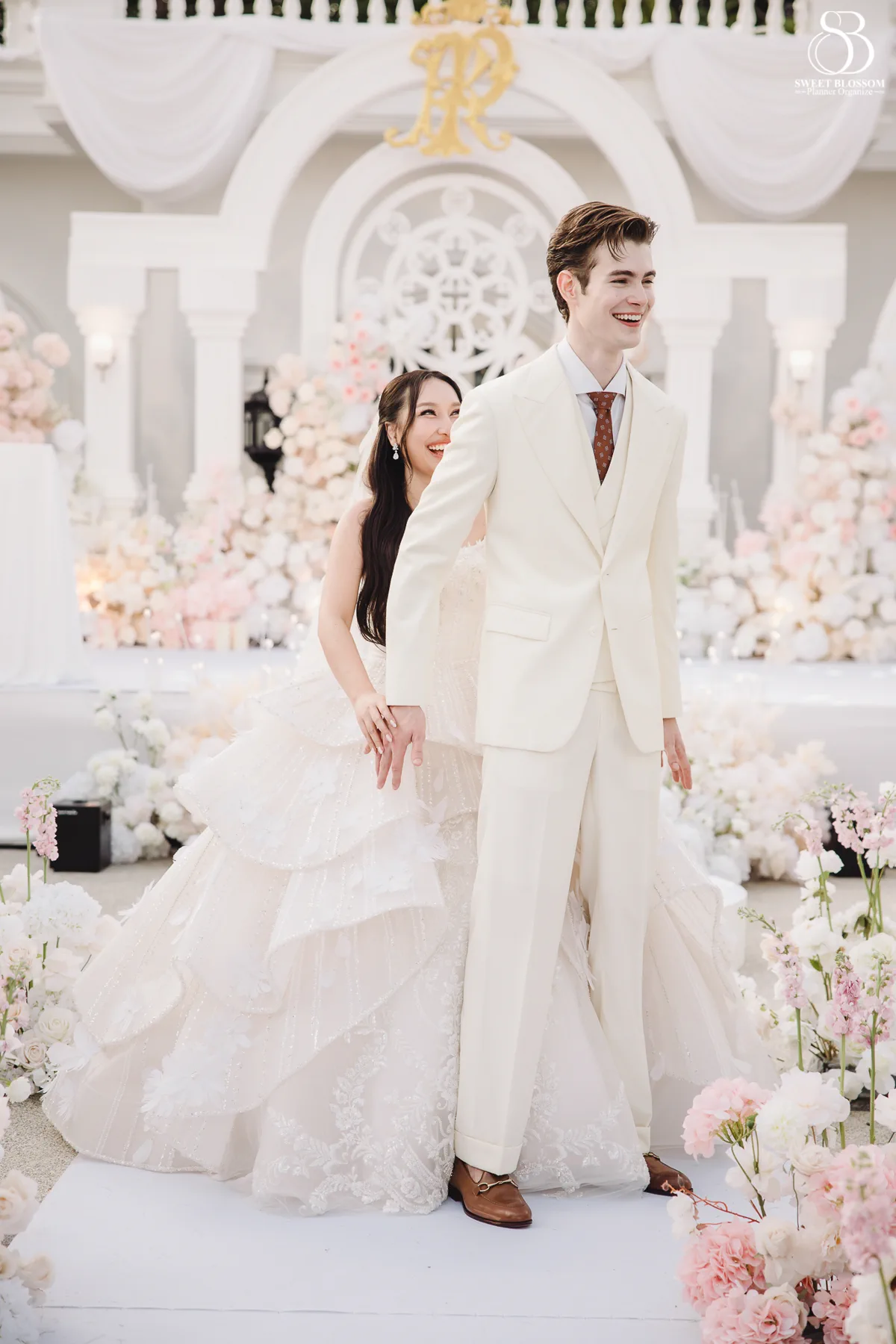 Pugun & Ruslan wedding at Pugun's Family Home in Suphanburi — photo 72