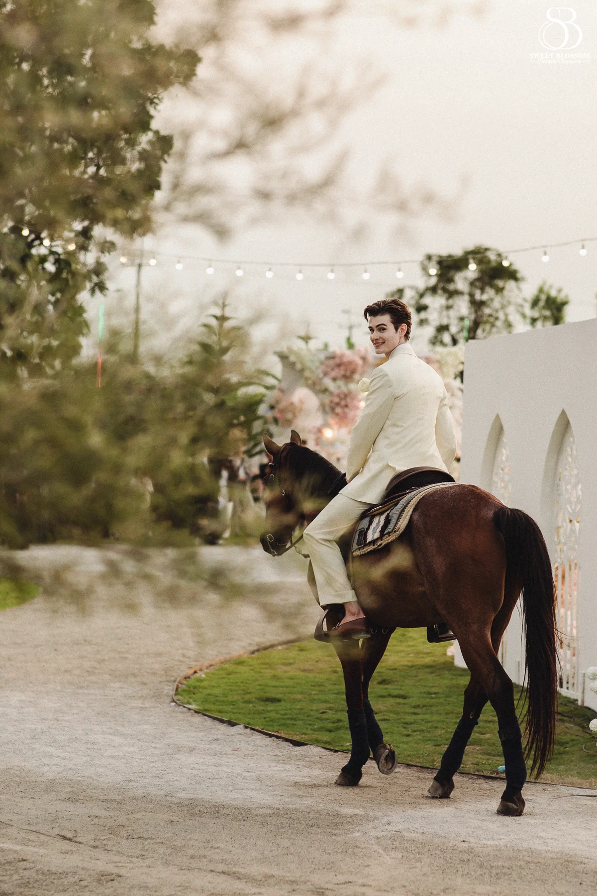 Pugun & Ruslan wedding at Pugun's Family Home in Suphanburi — photo 74