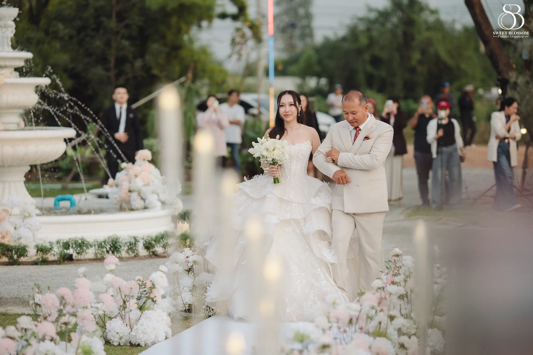Pugun & Ruslan wedding at Pugun's Family Home in Suphanburi — photo 76